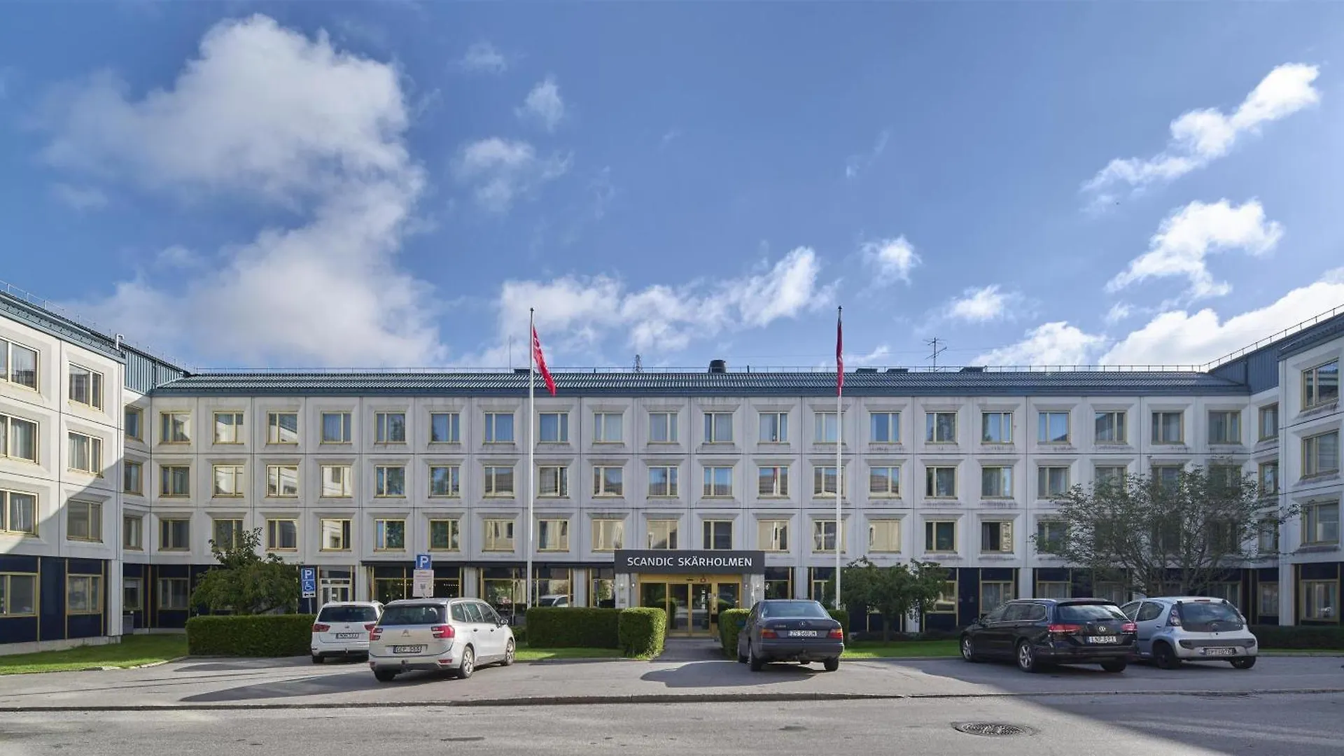 4 Family Hotels Close to Skinnarviksberget Worth Booking